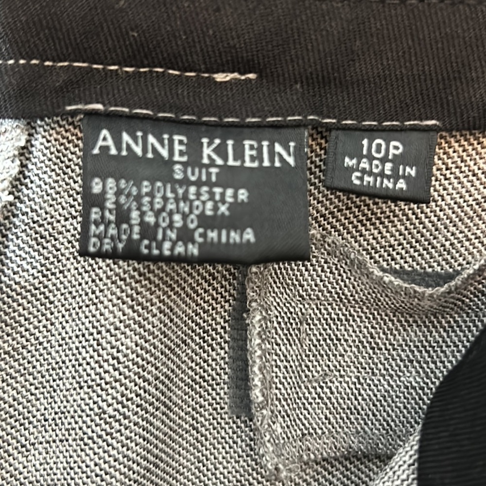 Anne Klein 10p Pants Suit / Women's Gray Blazer and Pants Set - Picture 10 of 10
